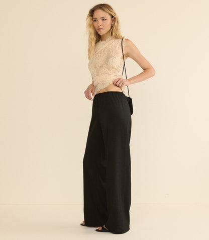 Nailah Floral Lace Sleeveless Top – Candlelight | V-Neckline